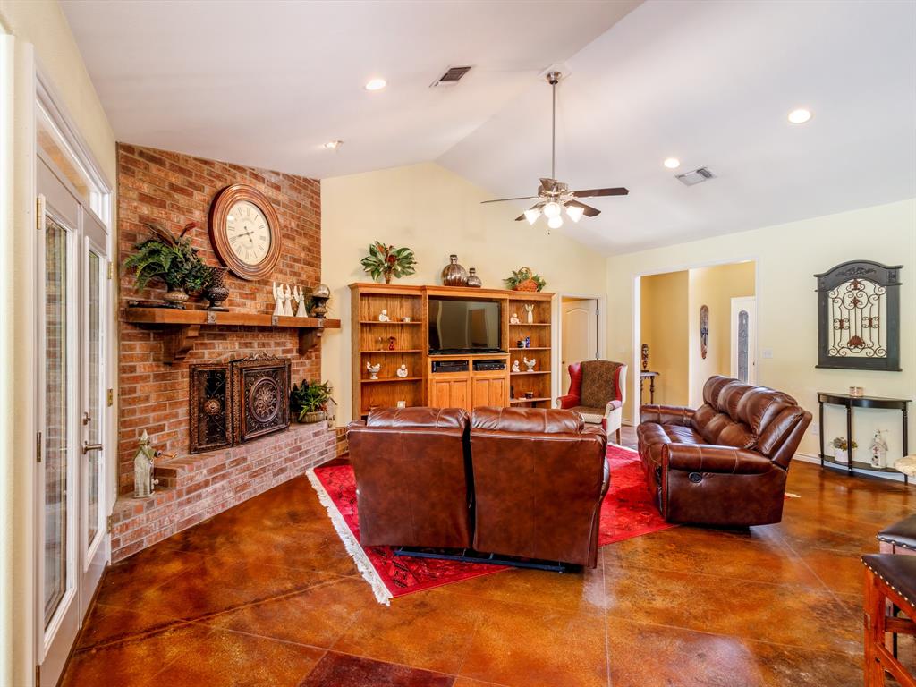 175 Mesquite Drive Property Photo 8