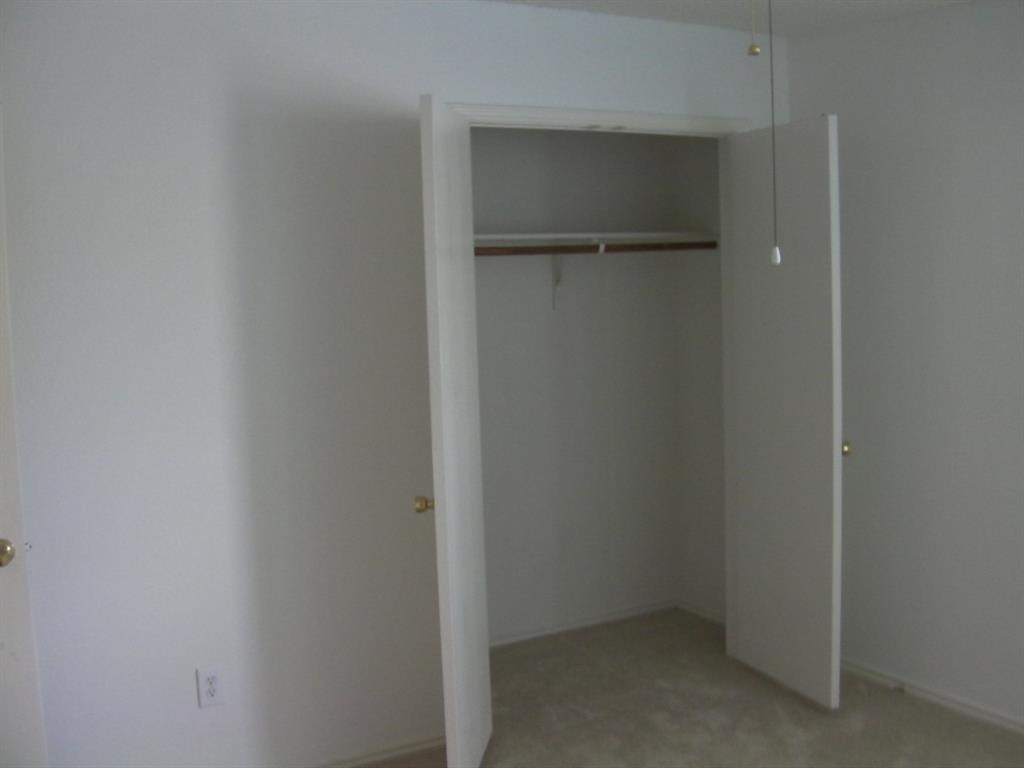 900 Rose Crystal Way Property Photo 4