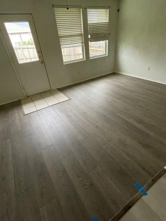 900 Rose Crystal Way Property Photo 5
