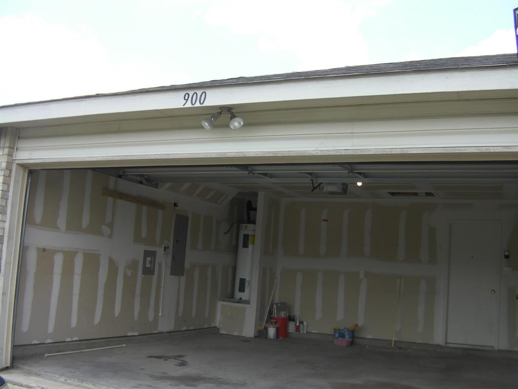 900 Rose Crystal Way Property Photo 7