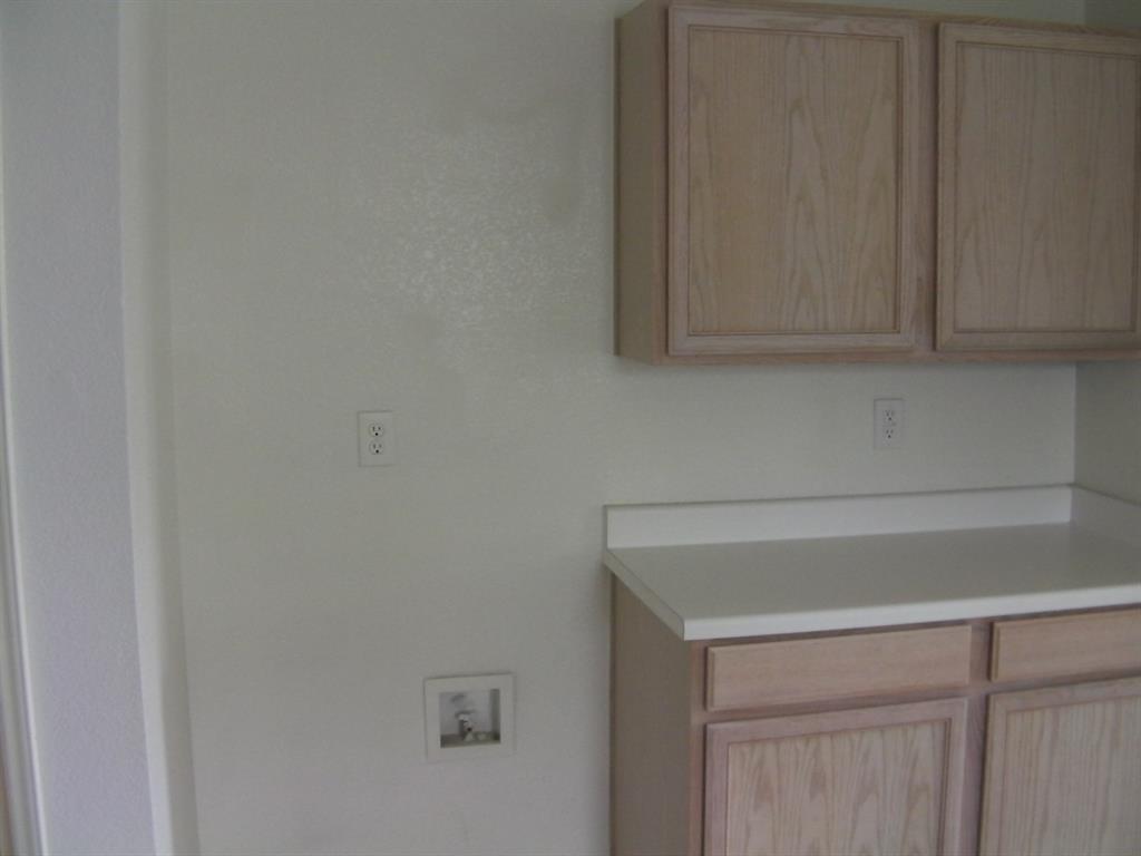 900 Rose Crystal Way Property Photo 8