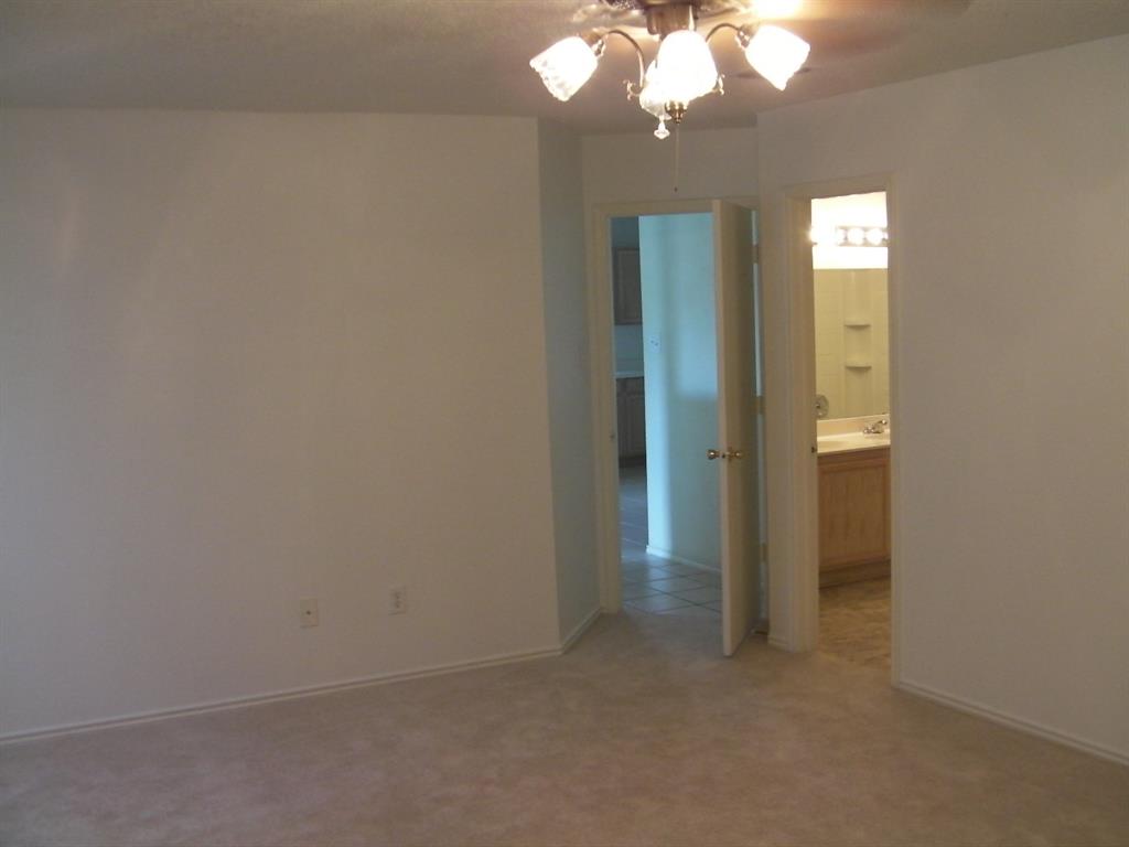900 Rose Crystal Way Property Photo 15