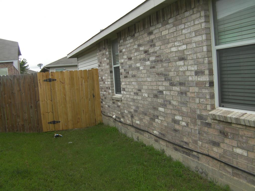 900 Rose Crystal Way Property Photo 20