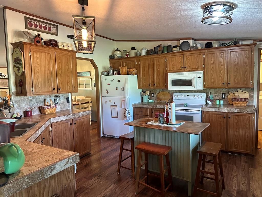 3200 Fm 590 Property Photo 7
