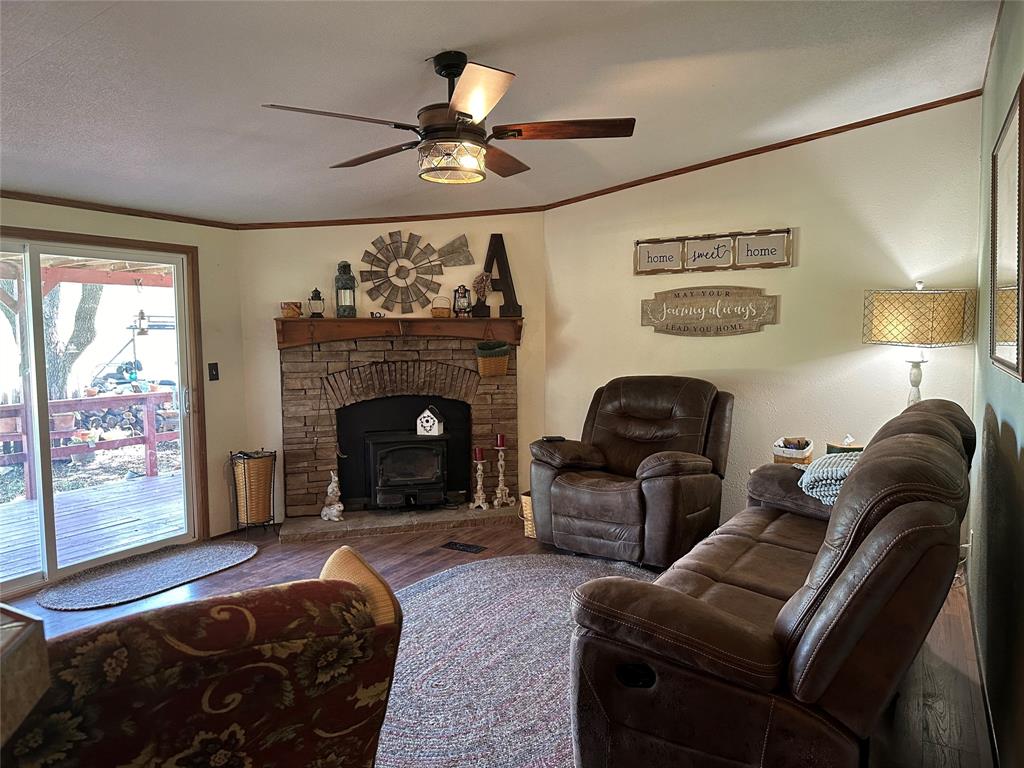 3200 Fm 590 Property Photo 9