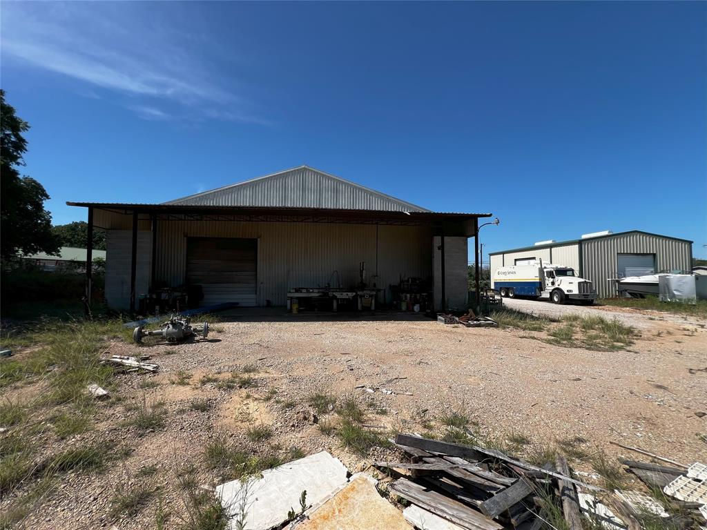 501 W Highway 199 Property Photo 6
