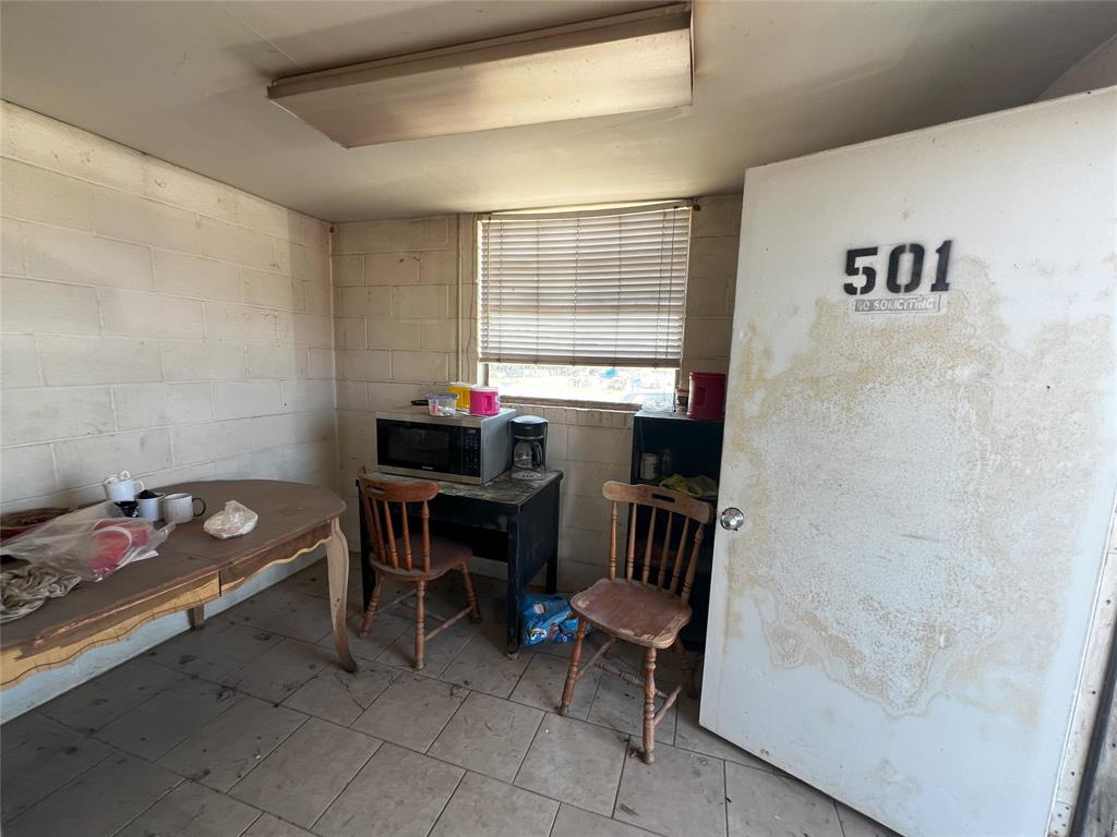 501 W Highway 199 Property Photo 7