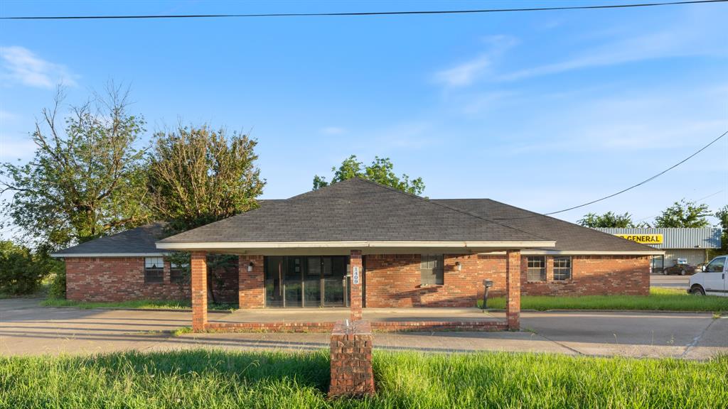 1409 W South Commerce Street Property Photo 2