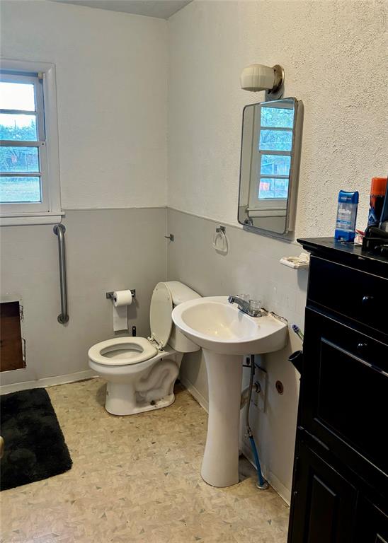 507 Tinkle Street Property Photo 4