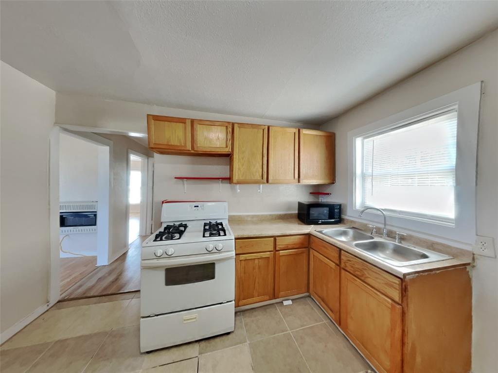 5412 David Strickland Road Property Photo 4
