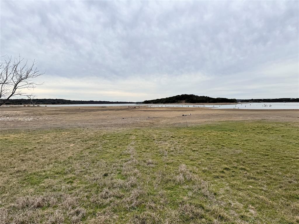 154 Lake Front Circle Property Photo 7