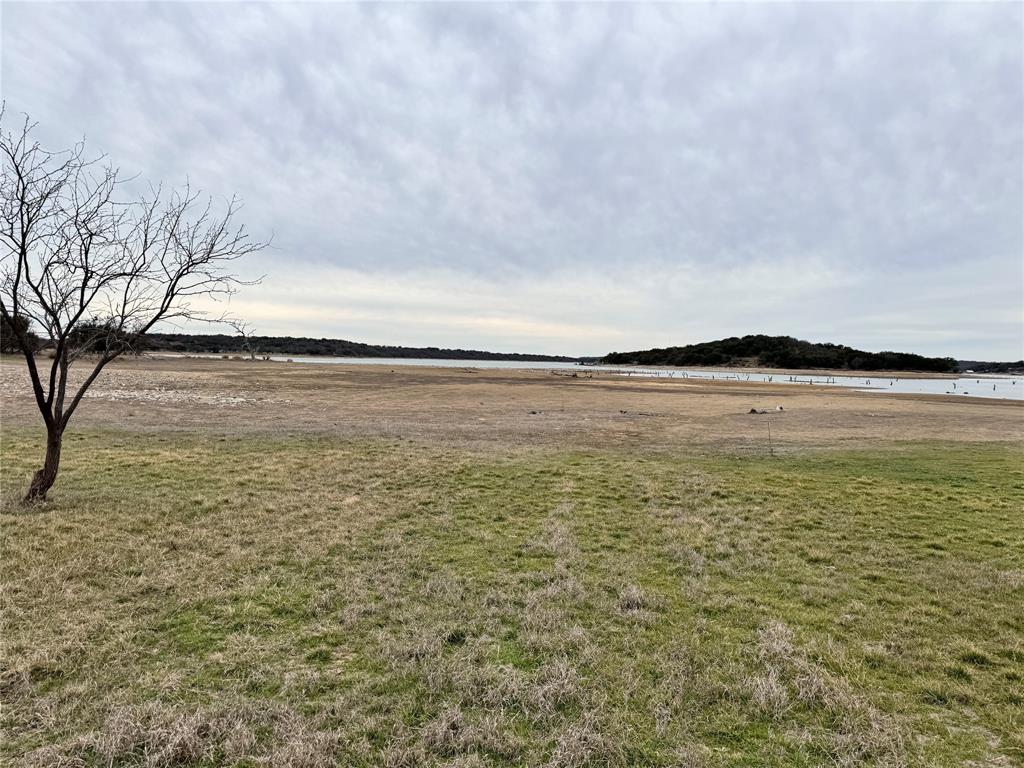 154 Lake Front Circle Property Photo 8