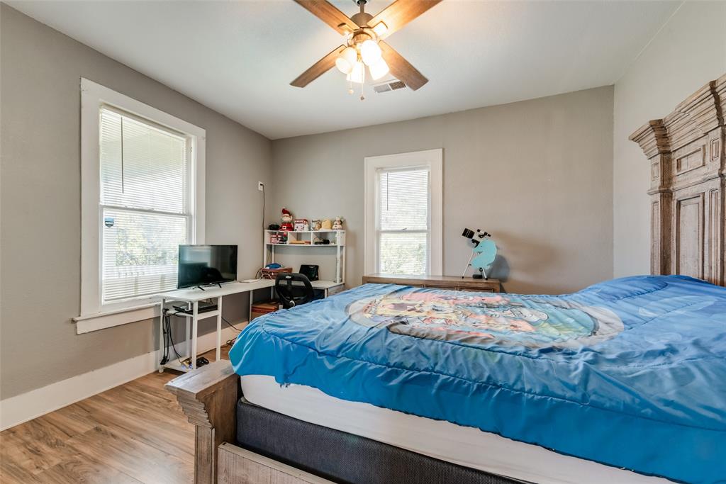 110 N Park Avenue Property Photo 15