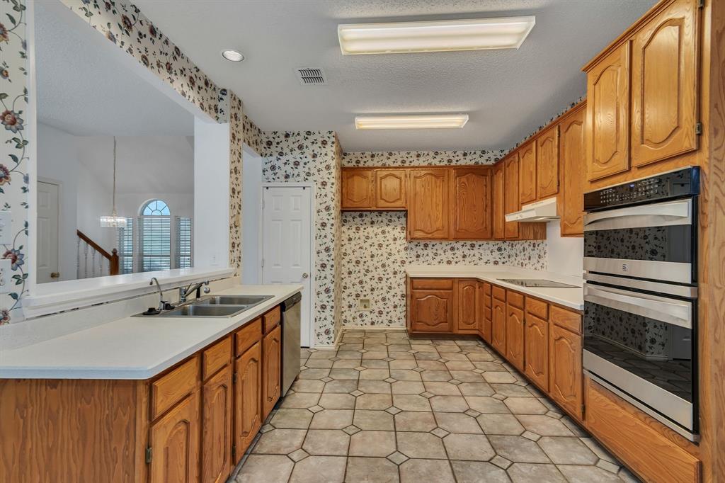 1904 Avonia Drive Property Photo 8