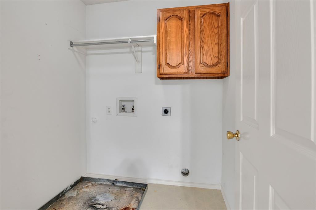 1904 Avonia Drive Property Photo 15