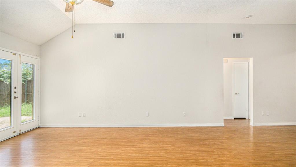 6908 Bentley Avenue Property Photo 10