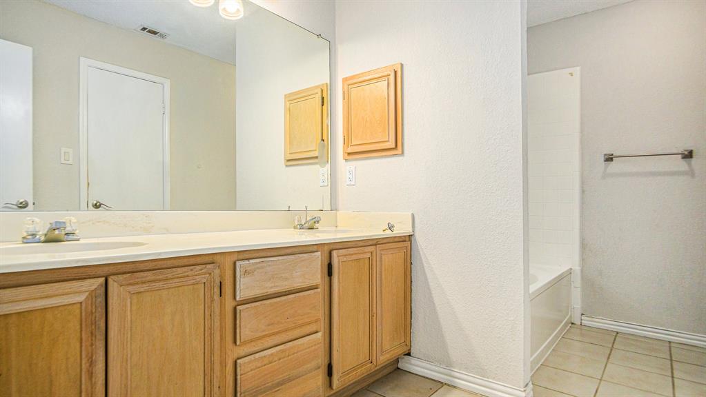 6908 Bentley Avenue Property Photo 21