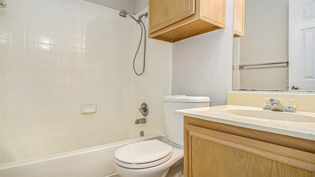 6908 Bentley Avenue Property Photo 22