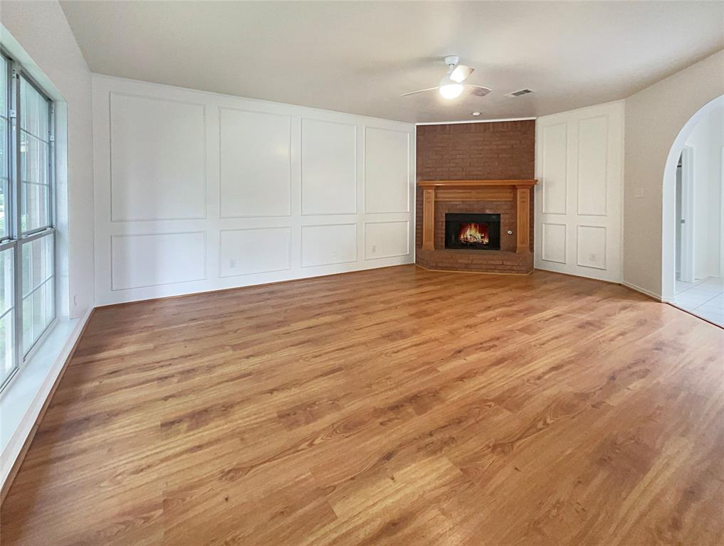 4900 Spanishmoss Drive Property Photo 3