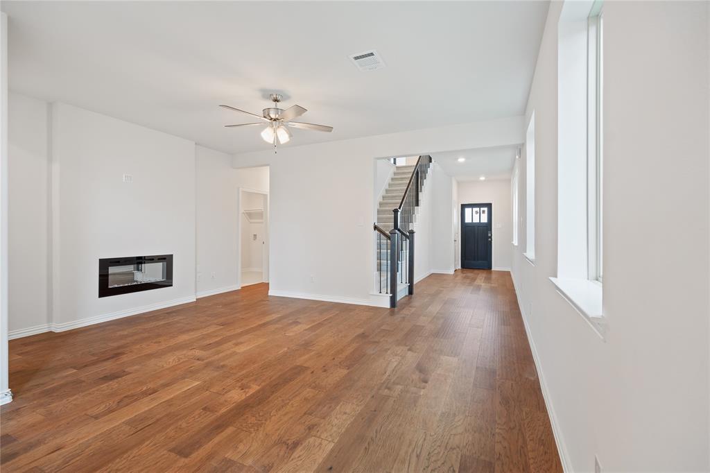 2618 Hawkins Street Property Photo 4