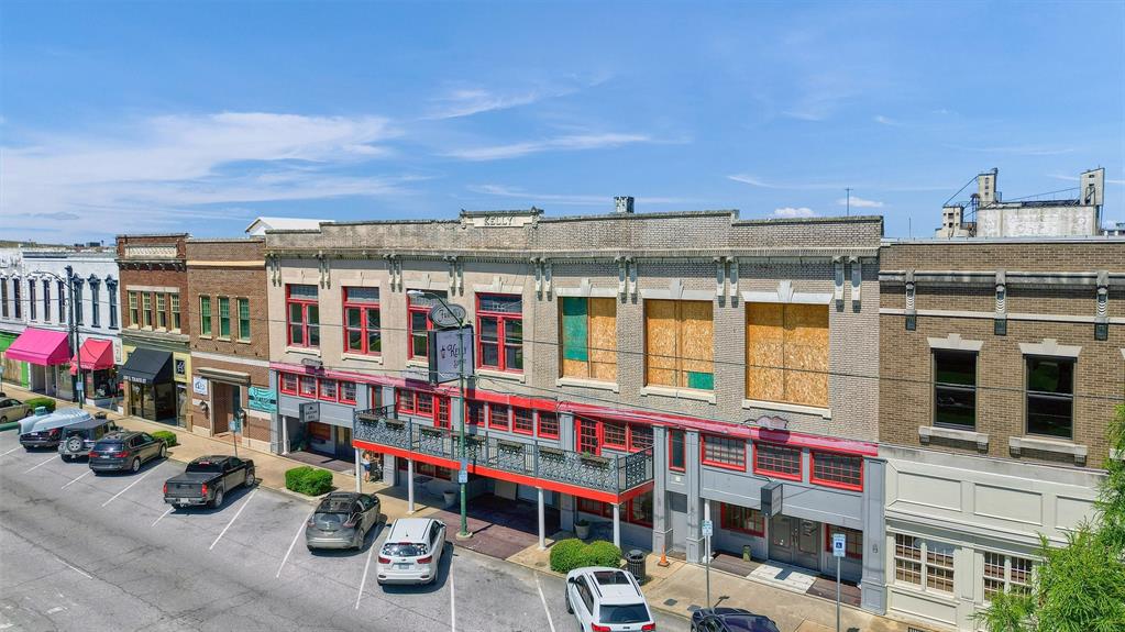 115 S Travis Street Property Photo 3