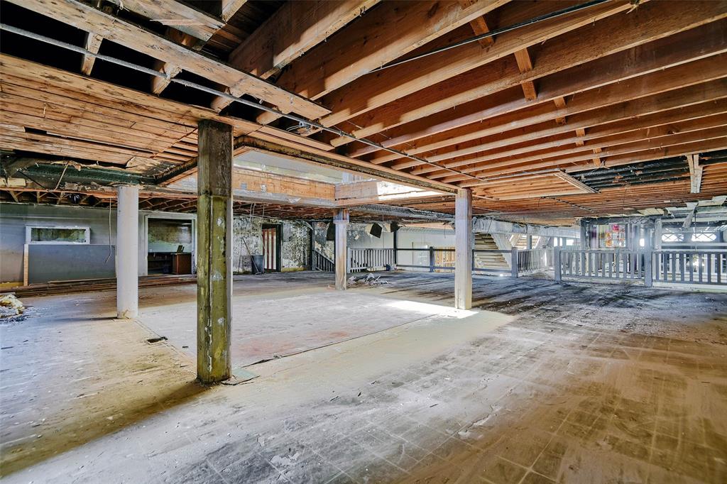 115 S Travis Street Property Photo 19