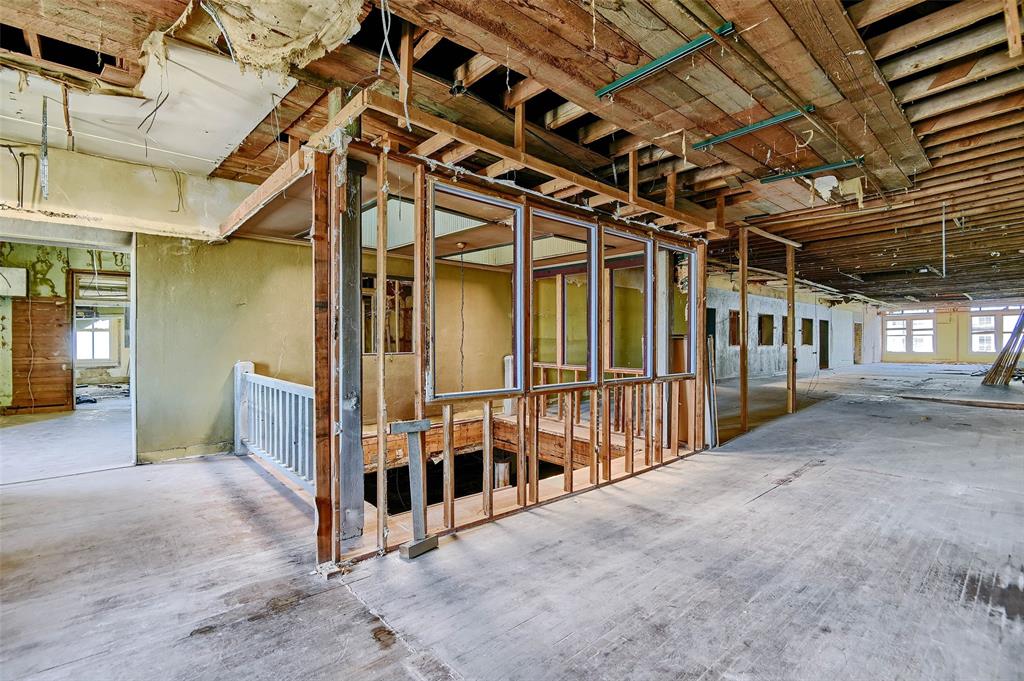 115 S Travis Street Property Photo 37