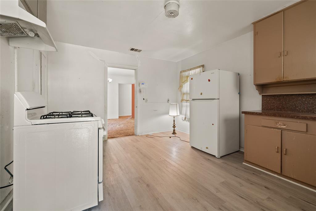 2715 Crest Avenue Property Photo 6