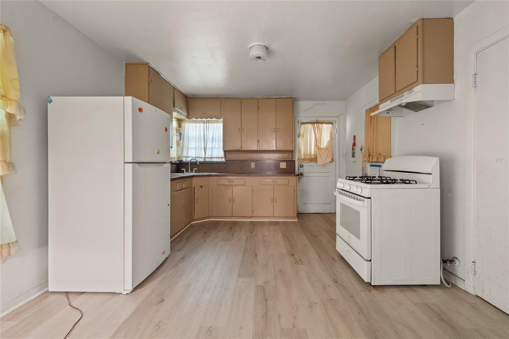 2715 Crest Avenue Property Photo 7