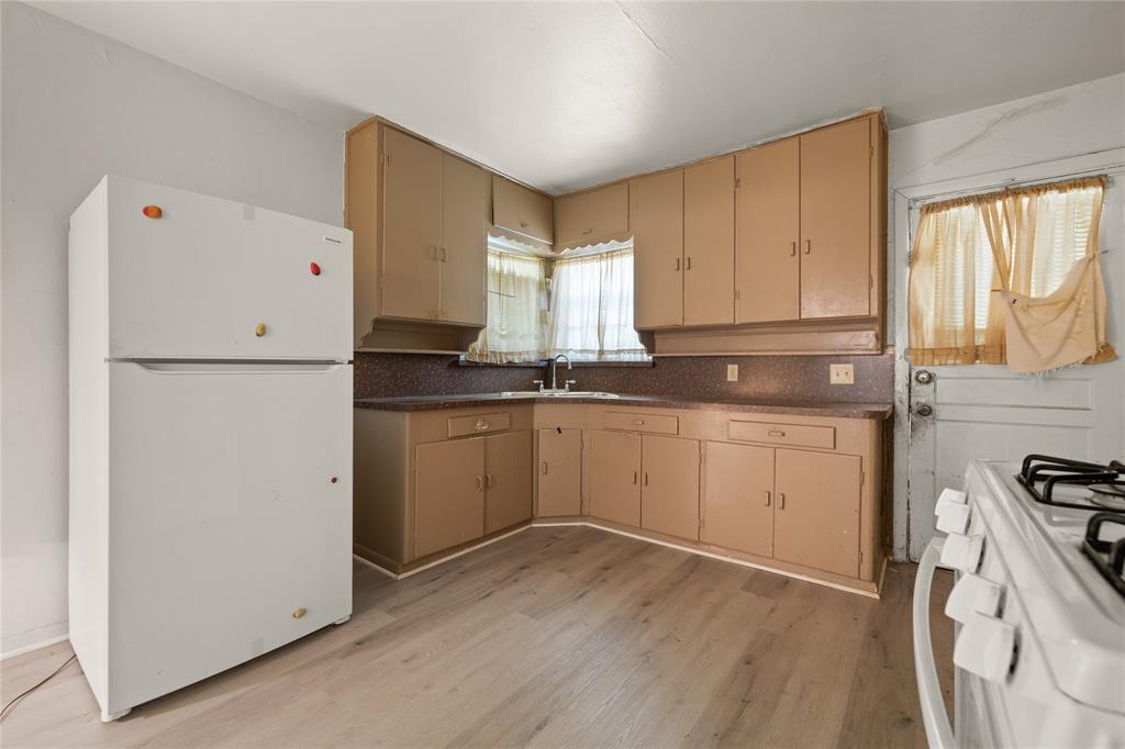 2715 Crest Avenue Property Photo 8