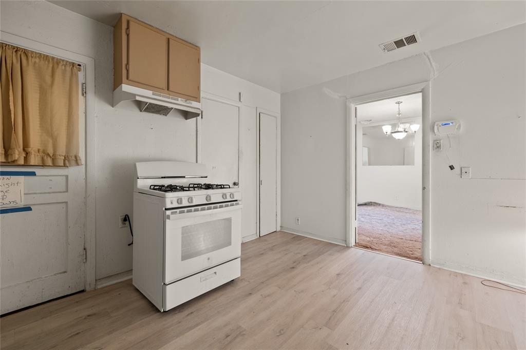 2715 Crest Avenue Property Photo 9