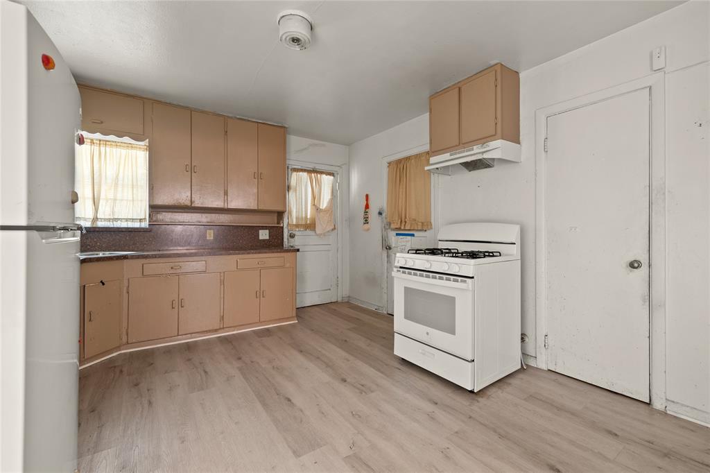 2715 Crest Avenue Property Photo 10