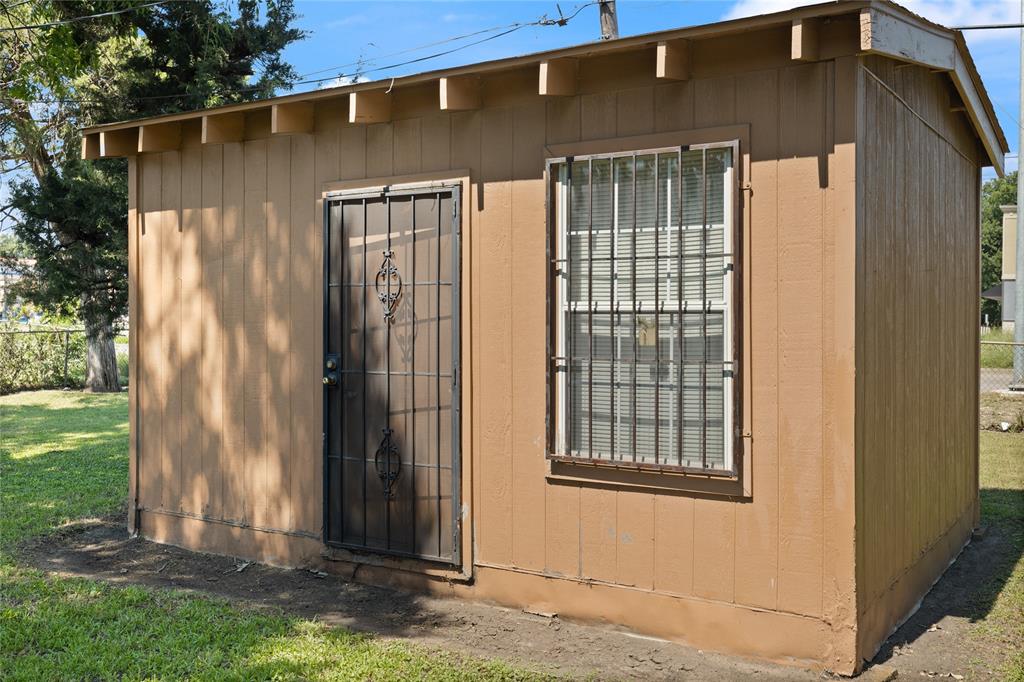 2715 Crest Avenue Property Photo 32