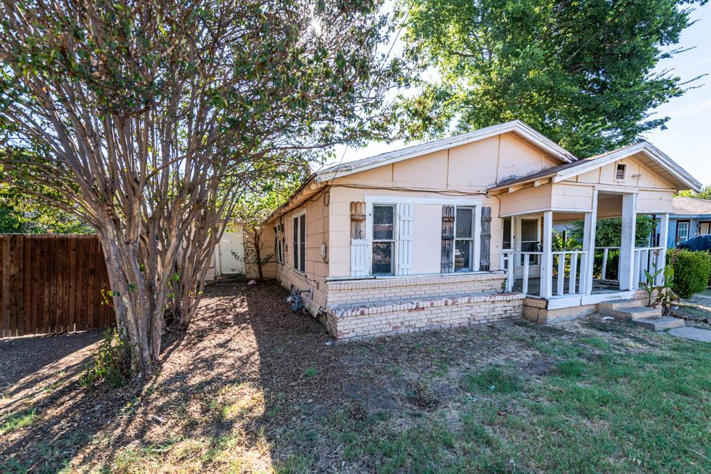 2117 Andrew Avenue Property Photo 2