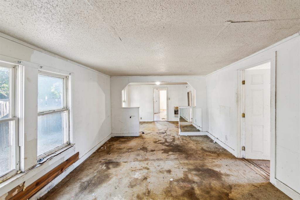 2117 Andrew Avenue Property Photo 13