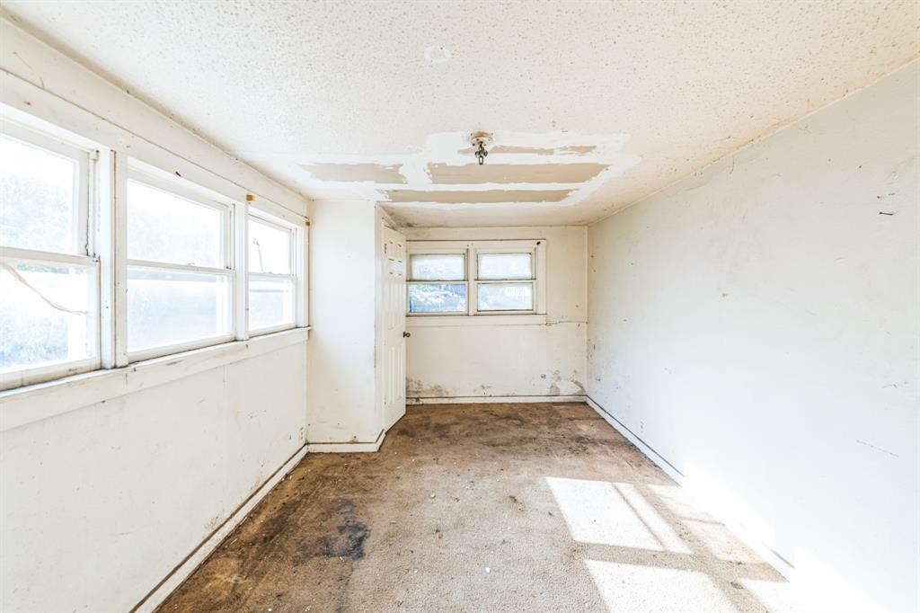 2117 Andrew Avenue Property Photo 19