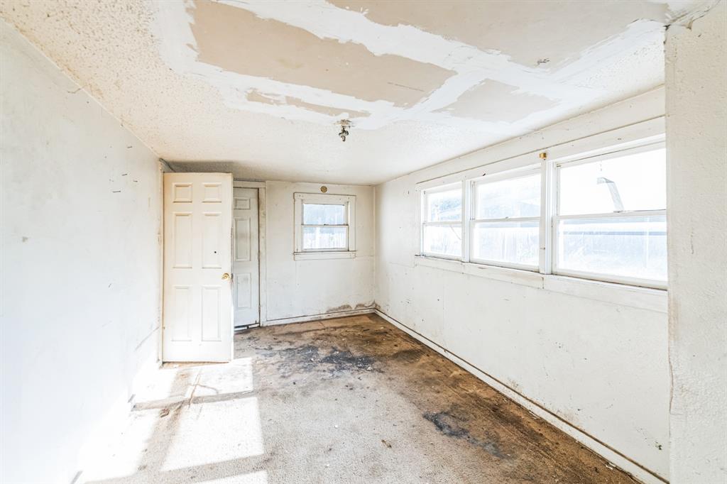 2117 Andrew Avenue Property Photo 20