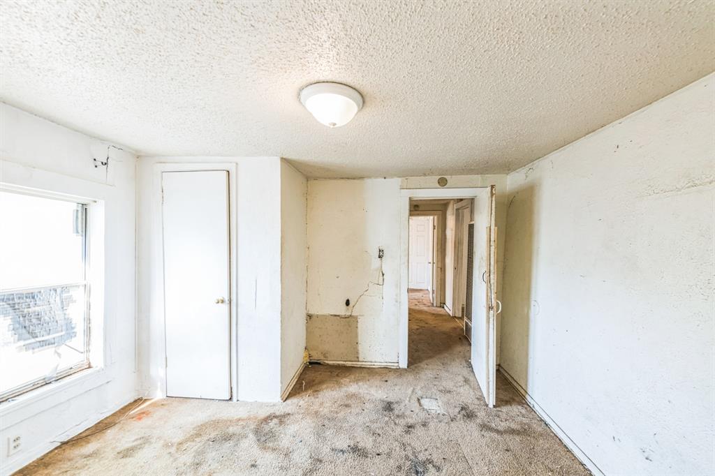 2117 Andrew Avenue Property Photo 23