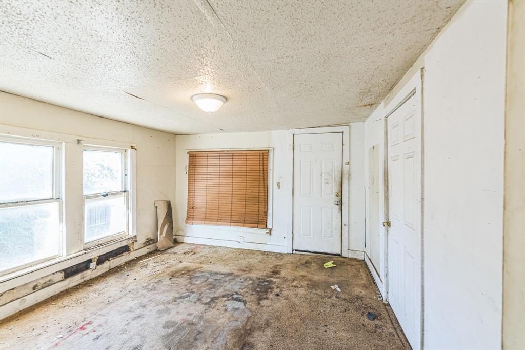 2117 Andrew Avenue Property Photo 25