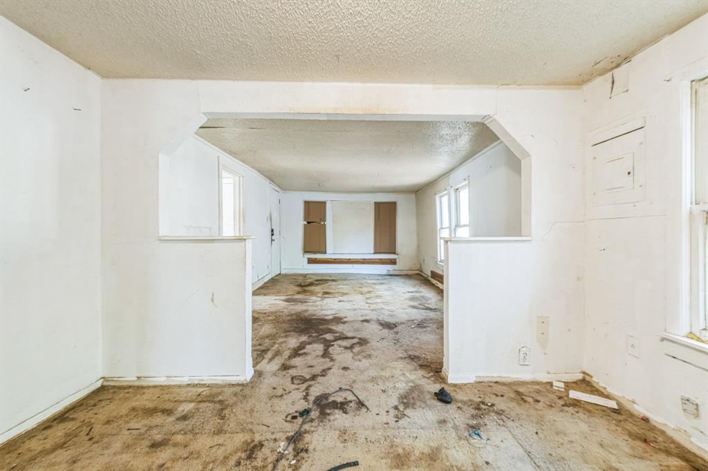 2117 Andrew Avenue Property Photo 30