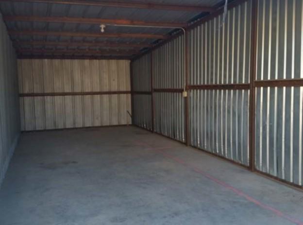 1309 N Stemmons Street Property Photo 6