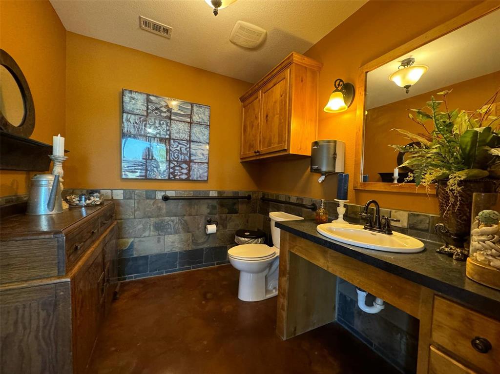 2077 N State Hwy 78 Property Photo 18