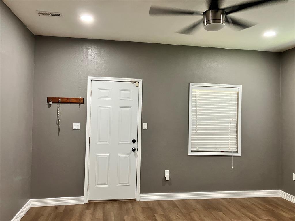 1907 El Capitan Drive Property Photo 6