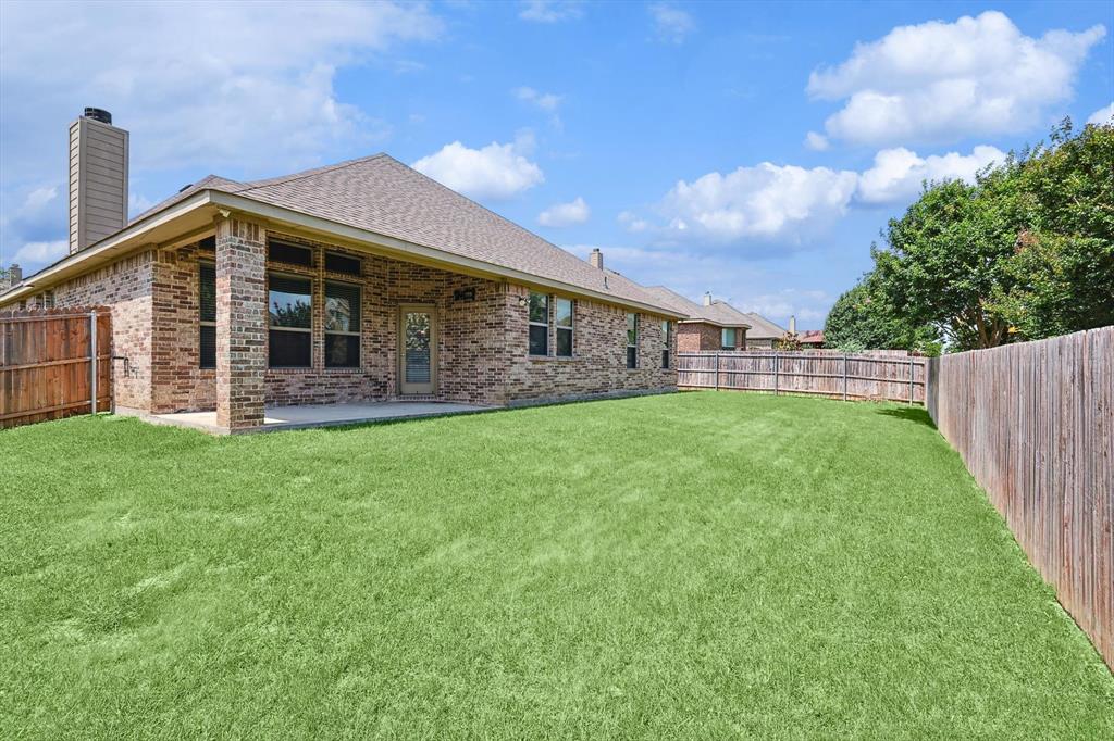 221 Canterbury Court Property Photo 7