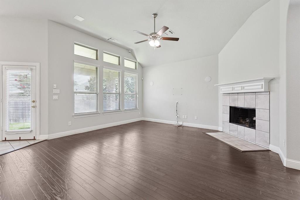 221 Canterbury Court Property Photo 12