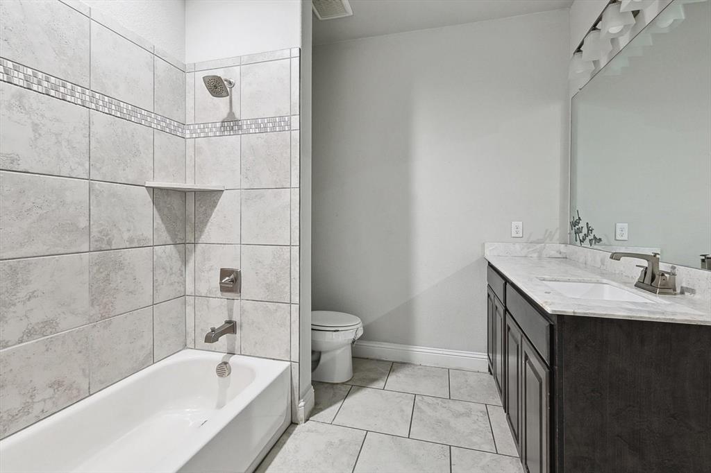 221 Canterbury Court Property Photo 28