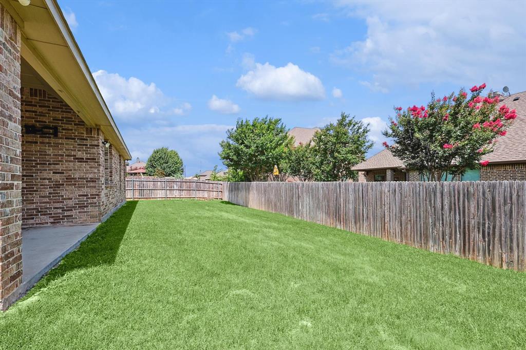 221 Canterbury Court Property Photo 29
