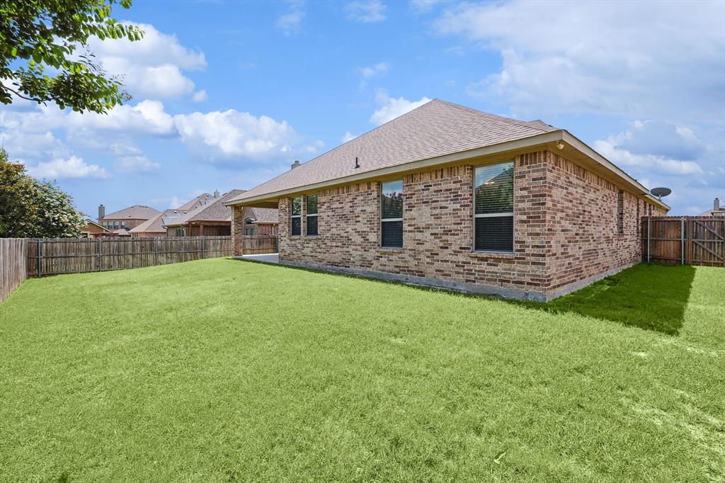 221 Canterbury Court Property Photo 30