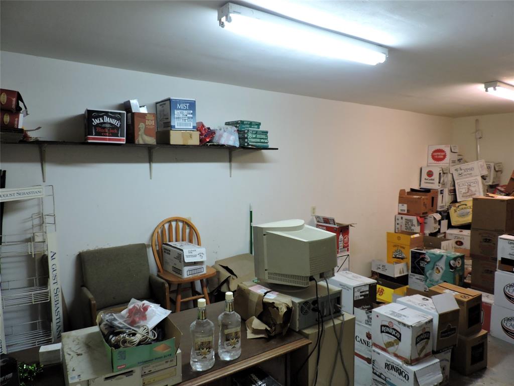 2324 W Main Street Property Photo 9