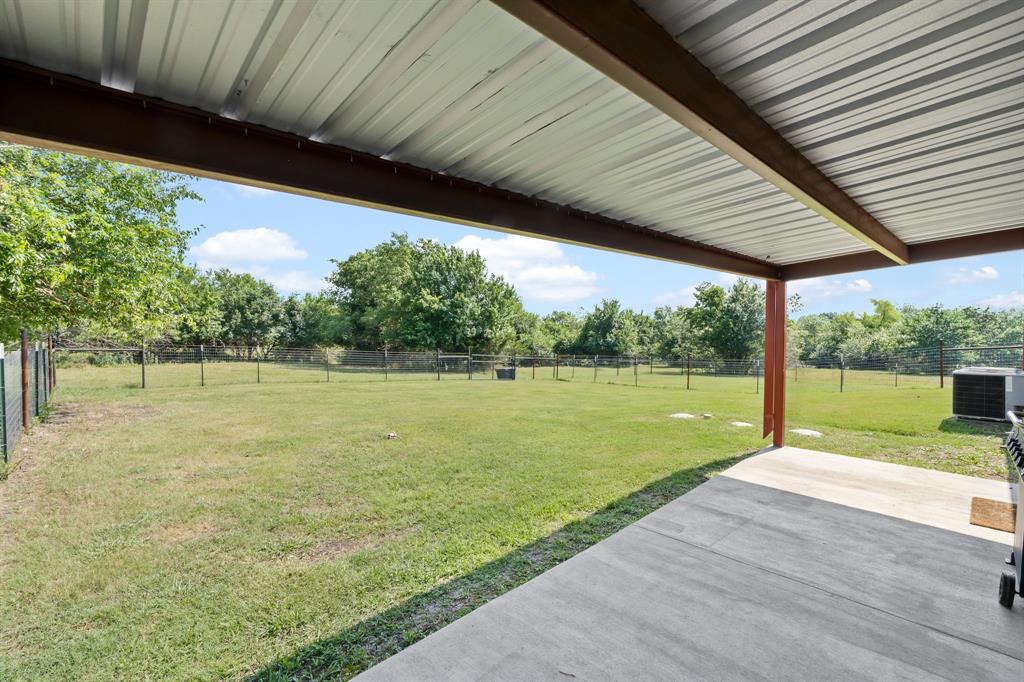 3872 Fm 85 Property Photo 9
